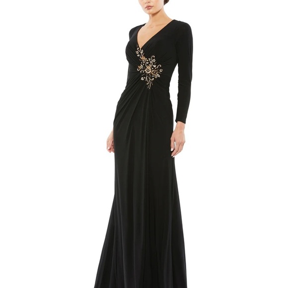 Mac Duggal FAUX WRAP LONG SLEEVE GOWN W/ APPLIQUÉ DETAIL NWT SZ 2✨✨🔥🔥 - Picture 7 of 13